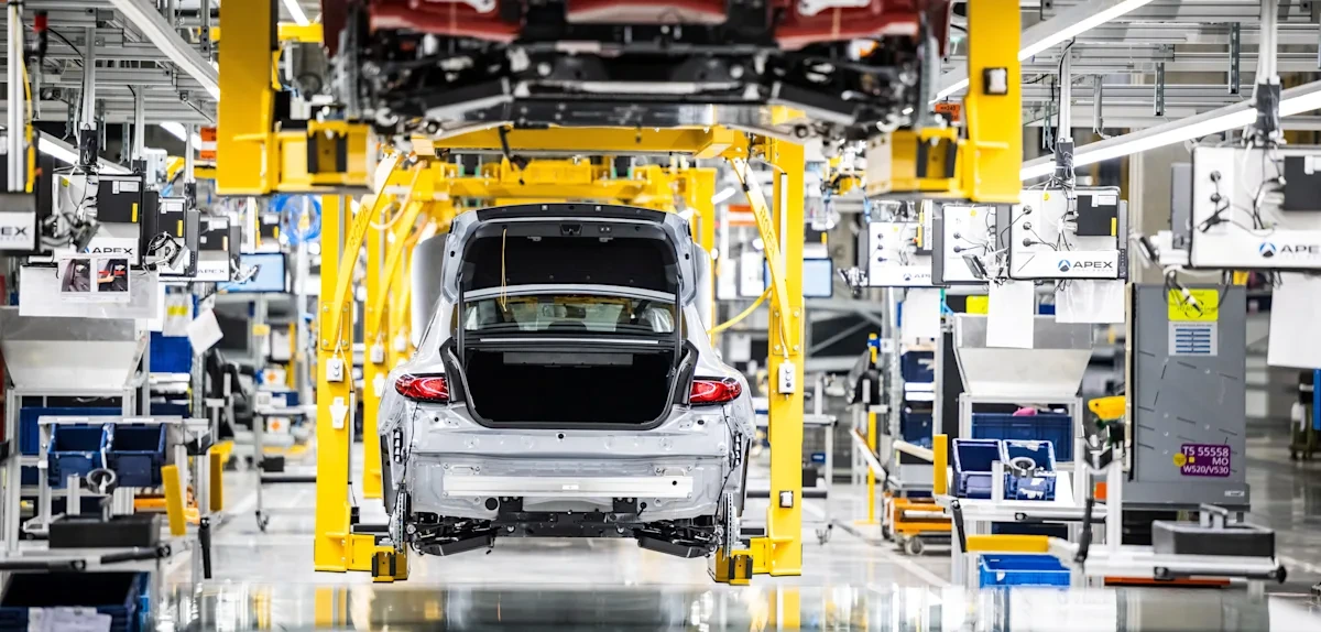 Nächste Warnung in der Autobranche – Mercedes-Benz kappt Umsatzprognose
