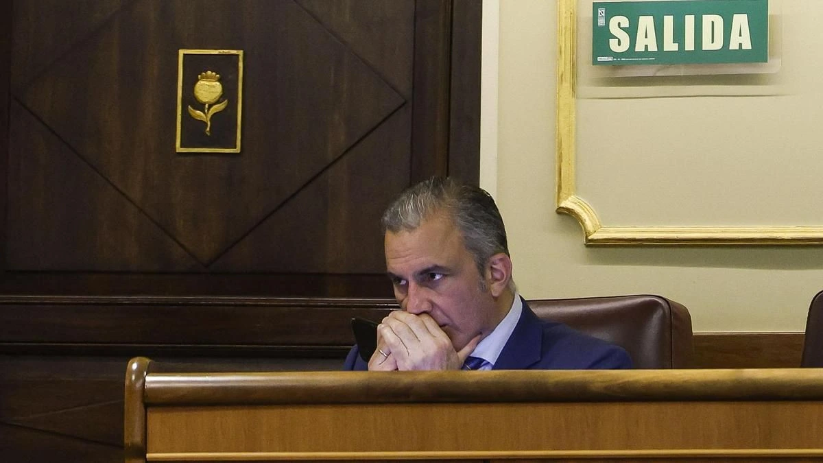 Ortega Smith deja el grupo de Vox en el Congreso, pero mantiene su acta como diputado
