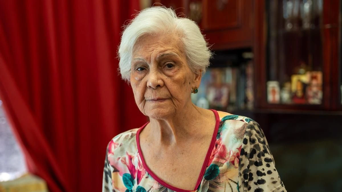 Paquita, a sus 82 años y con parkinson, a horas del desahucio para poner pisos turísticos: “No es justo que me echen para ganar más”