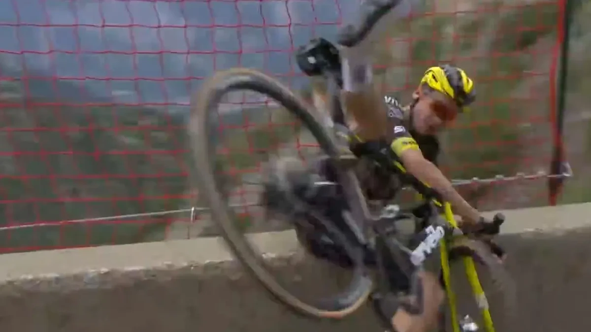 Dramatischer Sturz bei der Tour de France