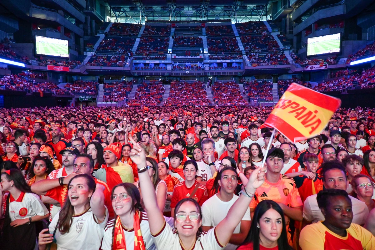 ¡Héroes del mundo! El Movistar Arena estalla en gritos y aplausos tras una final gloriosa: "Viva España, somos campeones"