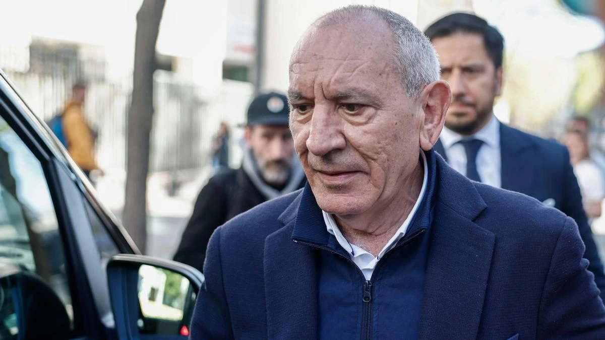 El juez ve indicios claros de que el exDAO cometió una agresión sexual y aboca la causa a un juicio ante la Audiencia Provincial