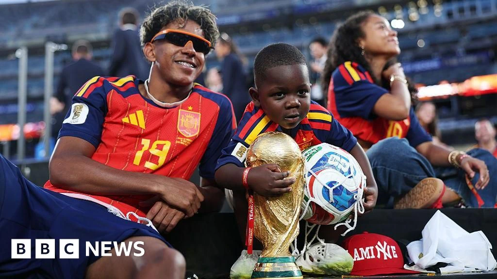 Lamine Yamal celebrates World Cup win with little brother who charmed fans