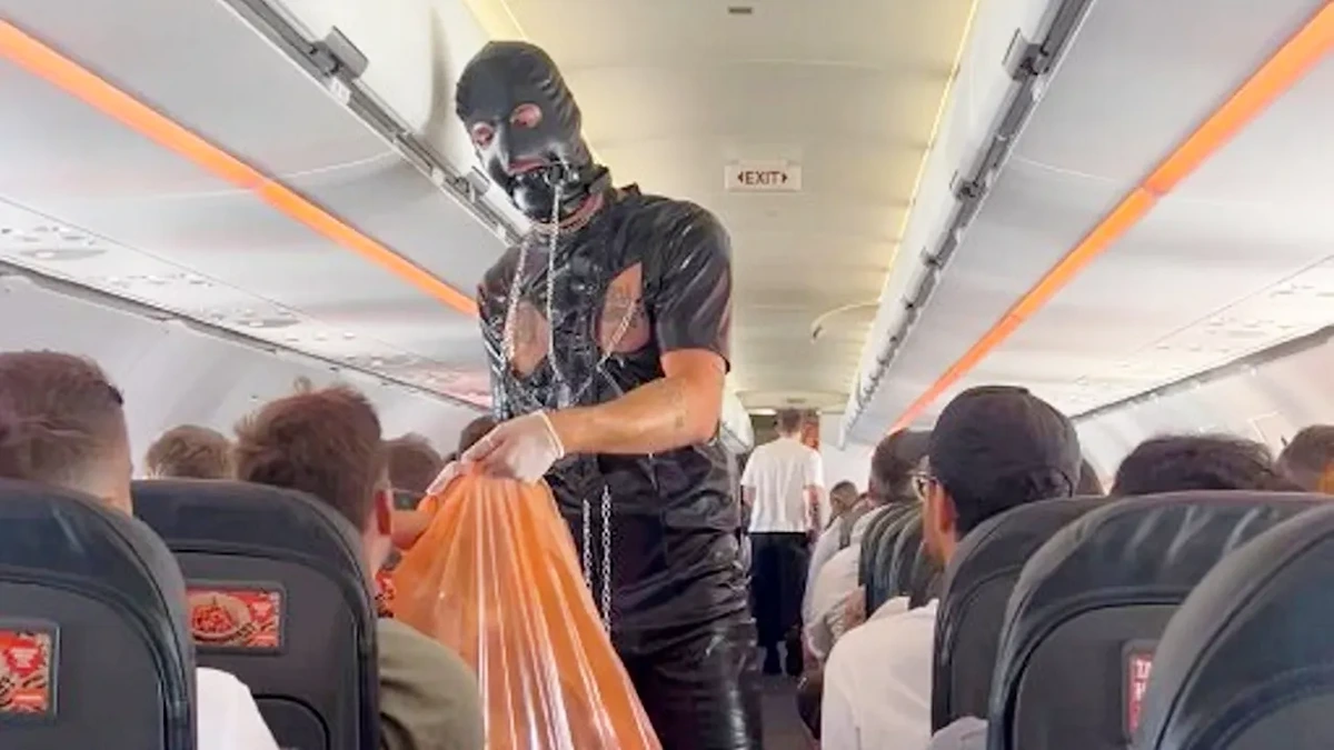 Fetisch im Flieger: Airline lässt Sado-Maso-Flugbegleiter ran