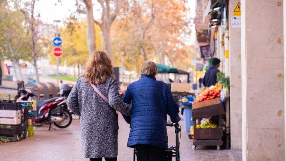 Los gigantes Serveo y ACS, a un paso de ganar un contrato de servicios sociales en Barcelona de hasta 900 millones