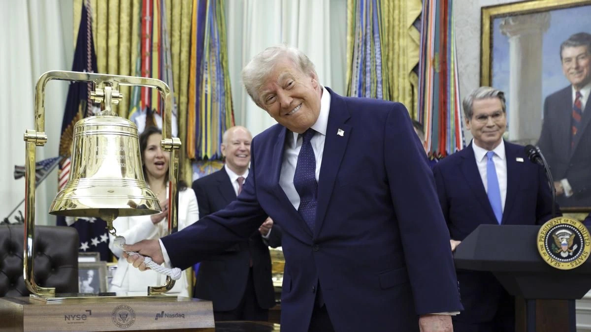 Las bolsas se desploman y el petróleo escala un 5% después de que Trump anuncie el fin del alto el fuego en Irán