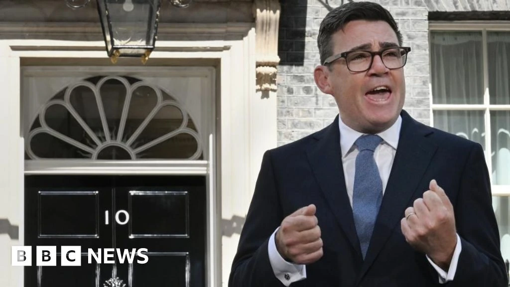 Burnham pledges to 'bring back hope' as he makes Healey chancellor