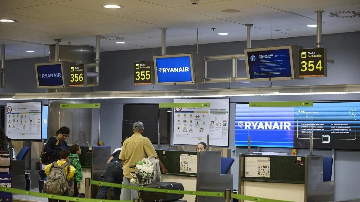 Ryanair gana 538 millones hasta junio, un 34% menos por el alza del combustible y la bajada de las tarifas