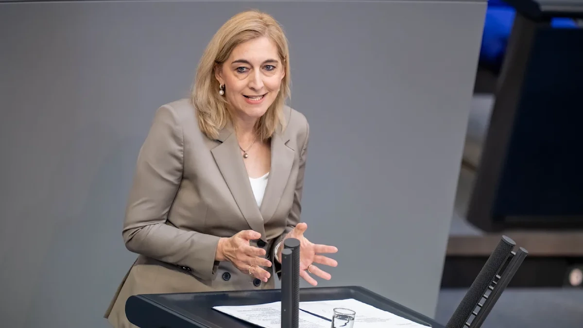 Kanzleramtschefin Nina Warken: Die neue Frau hinter Friedrich Merz