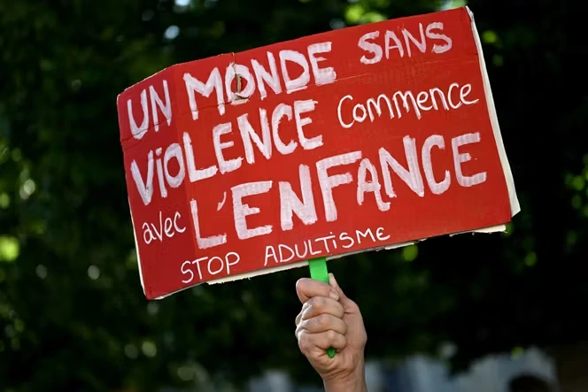 Qu’est-ce que l’enfantisme, notion de plus en plus souvent associée aux luttes féministes ?