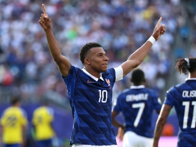 La potenza di Haaland e la visione di Kane, ma è Mbappé l’attaccante perfetto: ecco perché