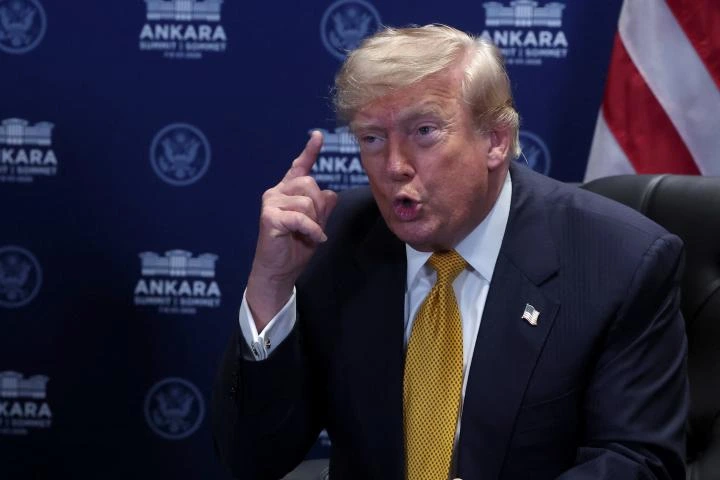 Trump accede a tener conversaciones con Irán, pero avisa de que el alto el fuego "terminó"