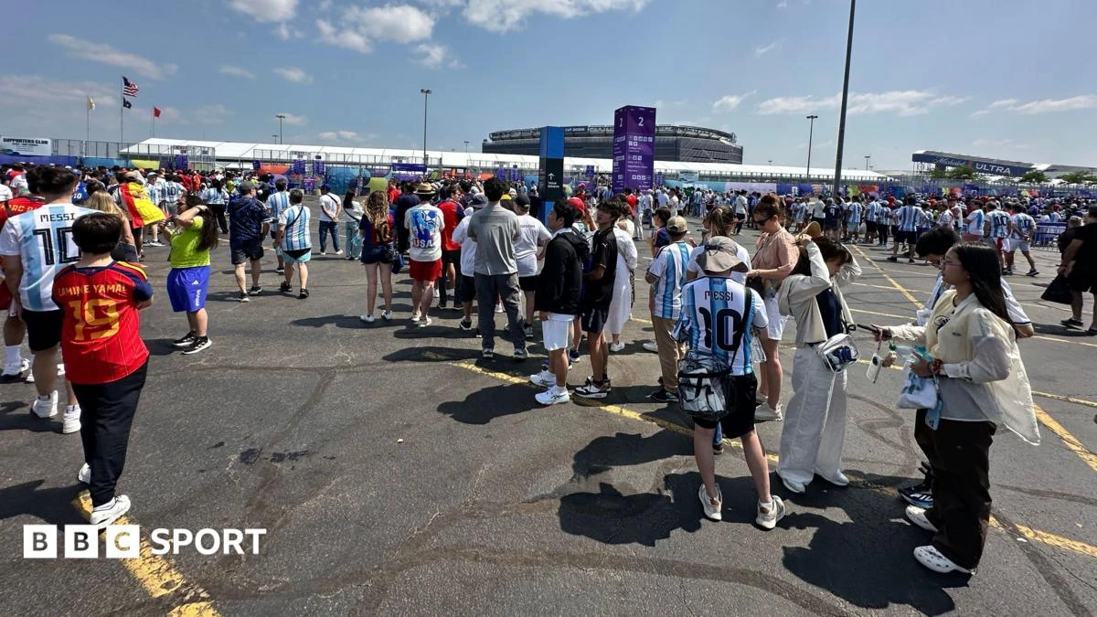 Trump presence means long queues for World Cup final