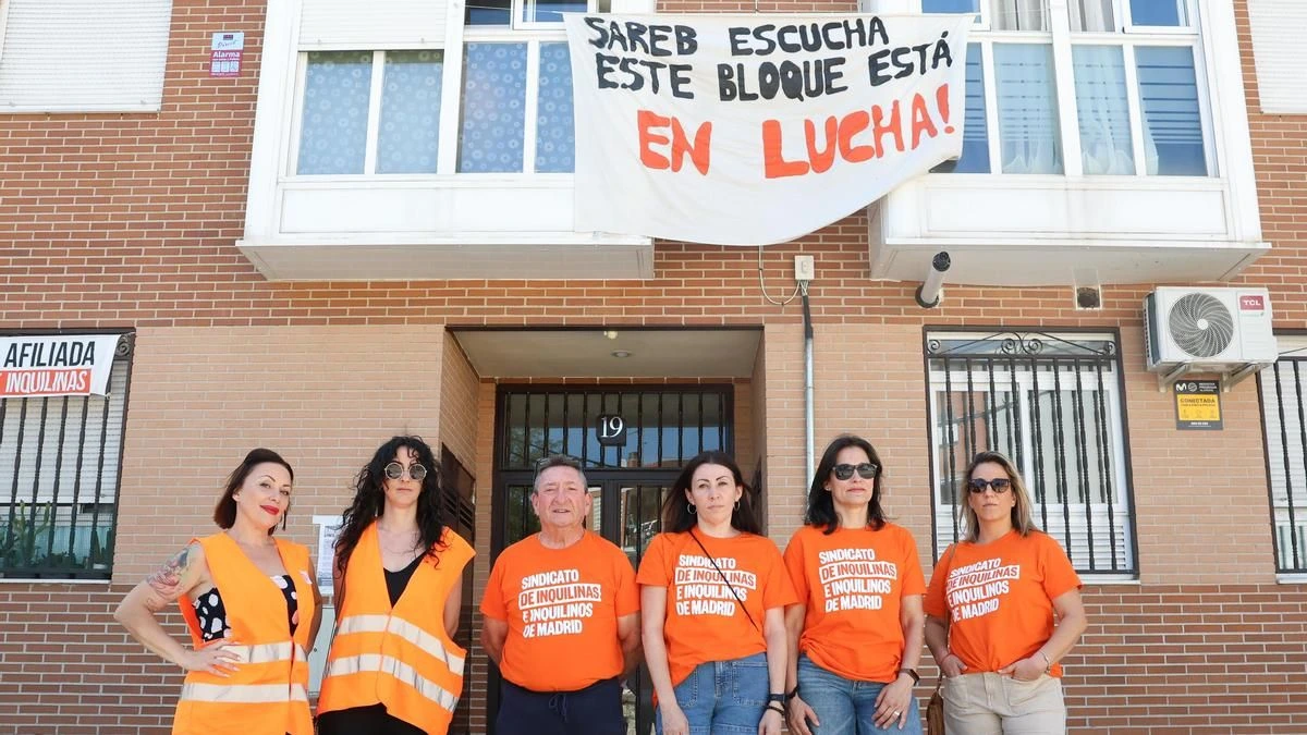 El limbo de los inquilinos de Sareb en Fuenlabrada en transición a Casa 47: “Solo queremos pagar un alquiler”
