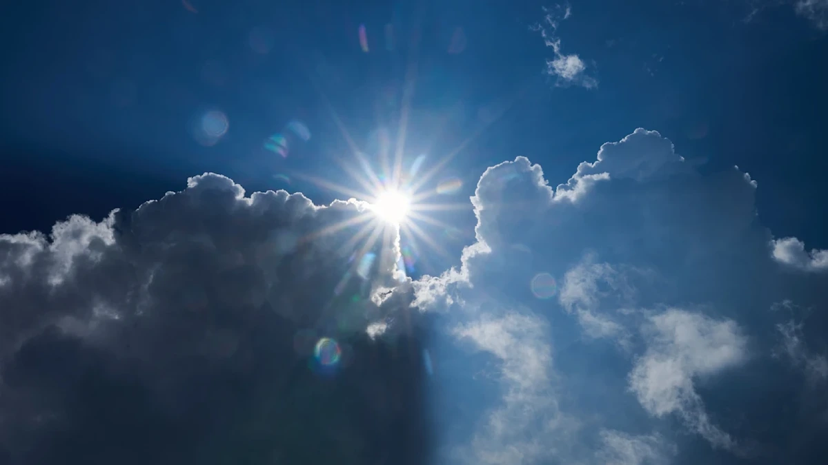Zwei Wetterwelten am Wochenende: Hier Sommerlaune, da Regen-Romantik