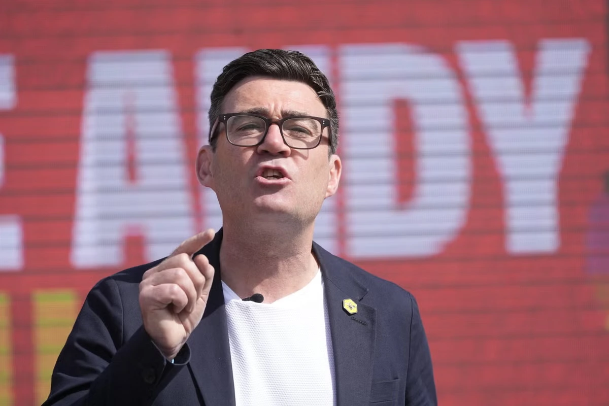 Andy Burnham latest: Prime minister-in-waiting set to become Labour leader within hours