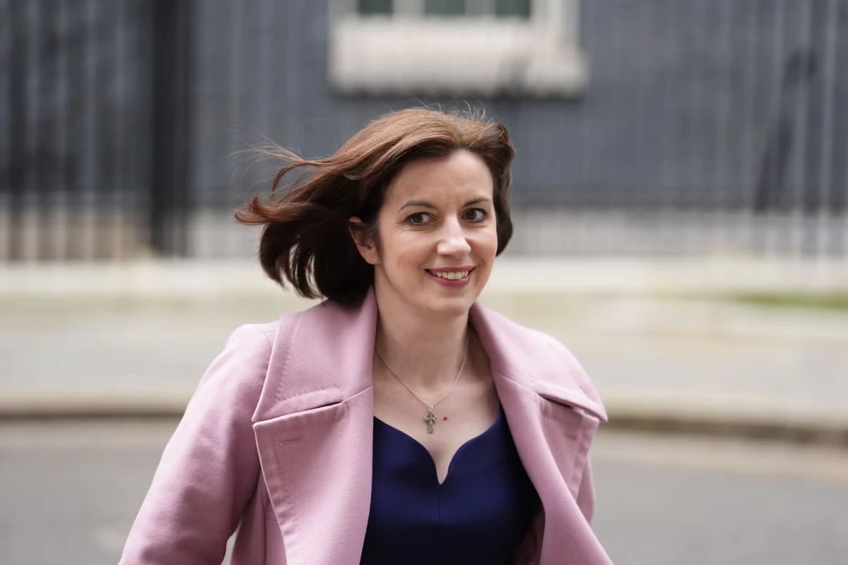 Voluntary element of social media curfew will be kept under review – Phillipson