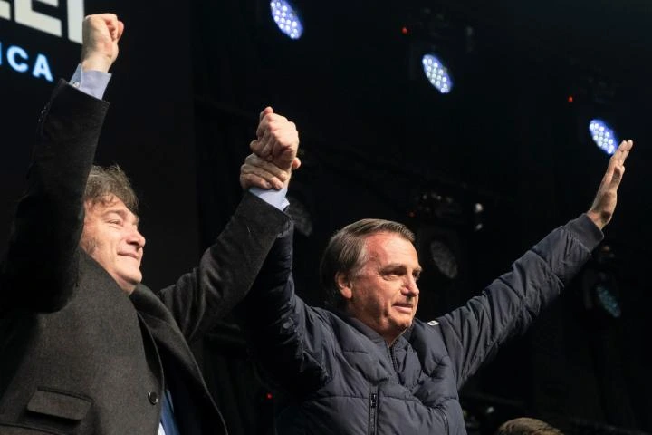 Solicitud rechazada: Milei no podrá visitar a Jair Bolsonaro en su prisión domiciliaria