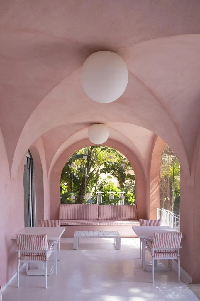 El exclusivo hotel boutique que la baronesa Thyssen ha llenado de obras de arte tropicales: "La sensación es la de estar en un oasis"