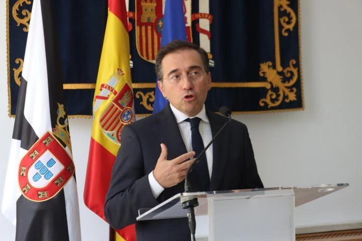 José Manuel Albares, ministro de Asuntos Exteriores, informa que hay cuatro españoles sin localizar en las devastadoras inundaciones de Nepal