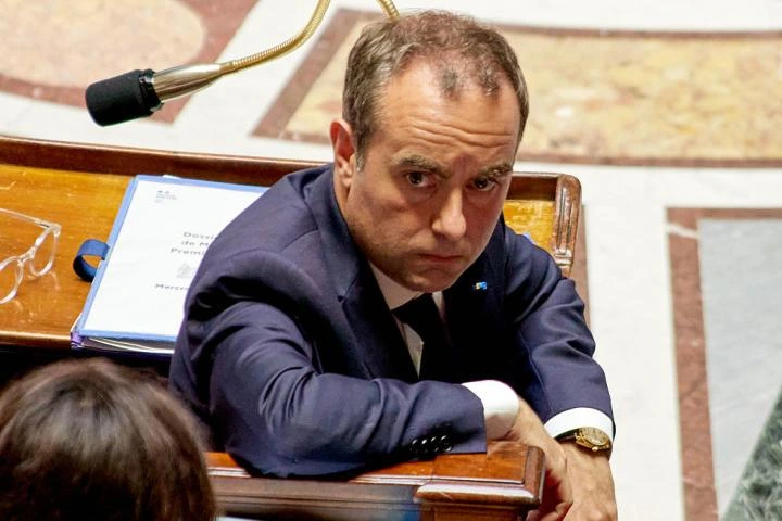 Todo lo que se sabe de la investigación judicial sobre suicidios y acoso en la oficina del primer ministro de Francia