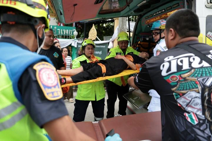 Al menos siete muertos y 15 heridos, entre ellos estudiantes y profesores, en un tiroteo en una escuela de Tailandia