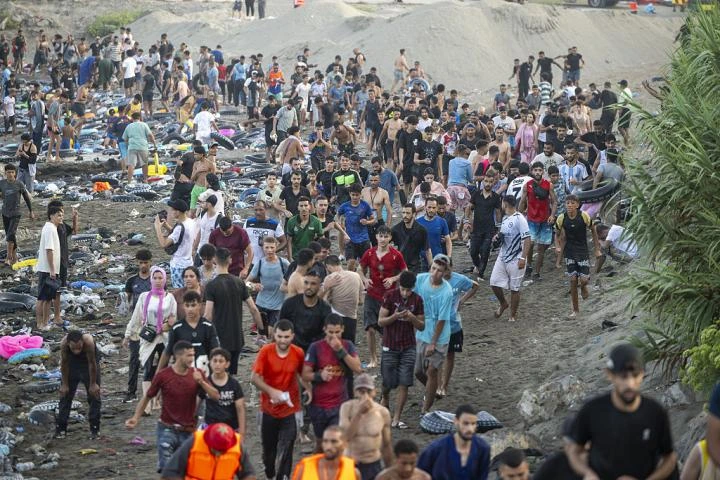 Marruecos procesa a 86 personas tras el cruce masivo de migrantes hacia Ceuta