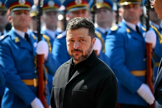 En Ukraine, Volodymyr Zelensky en passe de reprendre la main après un mois de crise politique