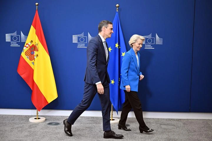 Von der Leyen elogia la gestión española y marroquí de la crisis en Ceuta y pide una respuesta unida de la UE