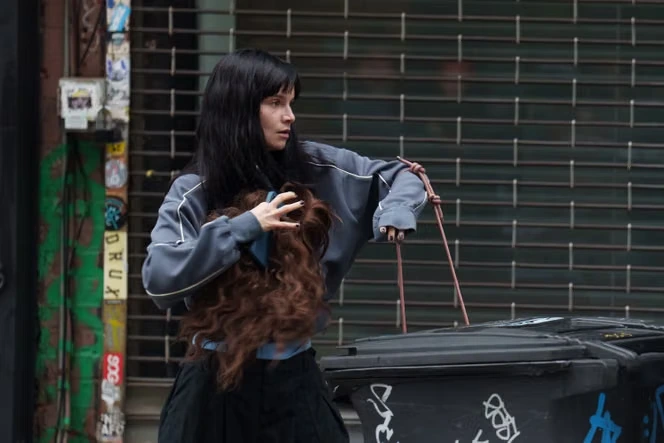 « Furious », sur Disney+ : un duo en noir pour tueuse en série et agente du FBI
