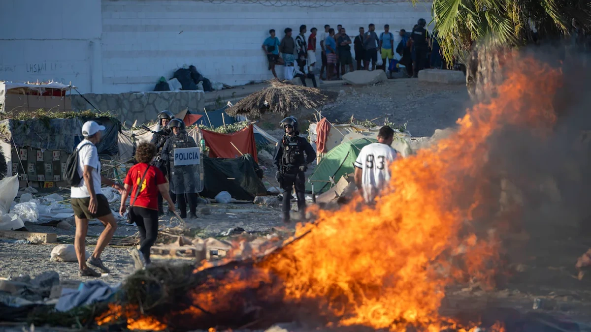 Wut in Ceuta eskaliert: Feuer im Migrantenlager!