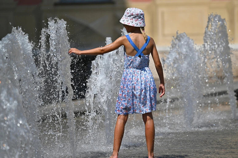 Clima, i bambini più esposti degli anziani allo stress da caldo umido