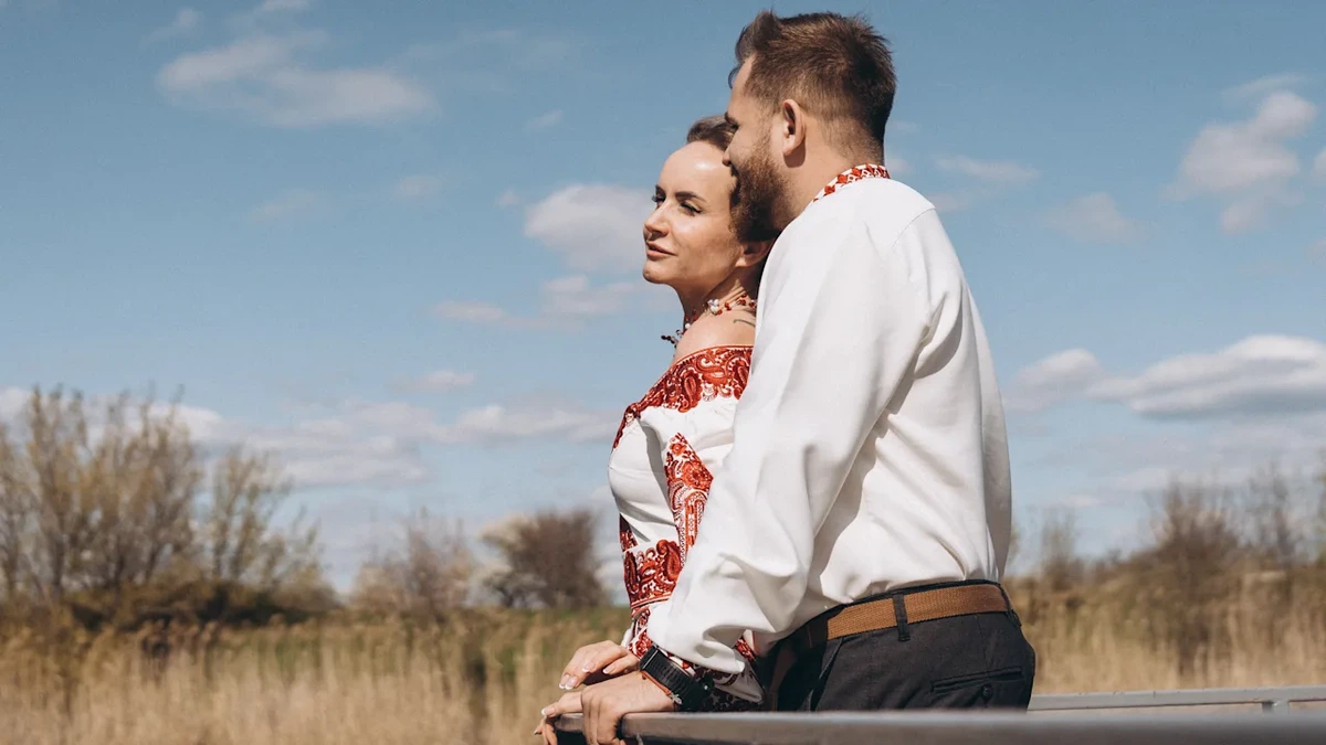 „Das Einzige, was dir bleibt, ist, zu träumen“: Liebe unter Drohnen im Krieg in der Ukraine