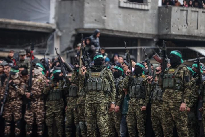 ¿Avance histórico o teatro diplomático? Las insuperables grietas del plan de desarme de Hamás en una Gaza devastada