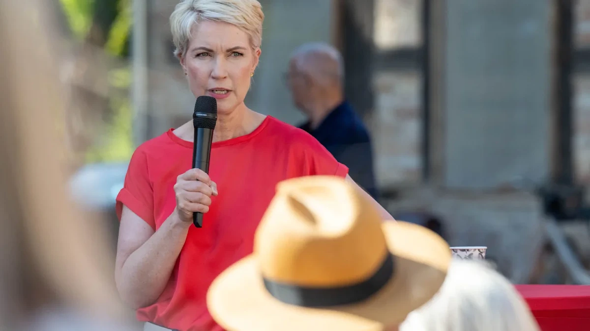 Schwesig fordert kurzfristigen Deckel für Benzinpreise