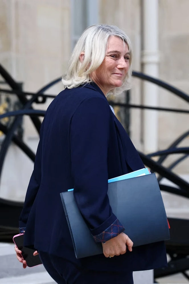 Franchises médicales : le gouvernement renonce au doublement des plafonds dans l’immédiat, annonce Stéphanie Rist