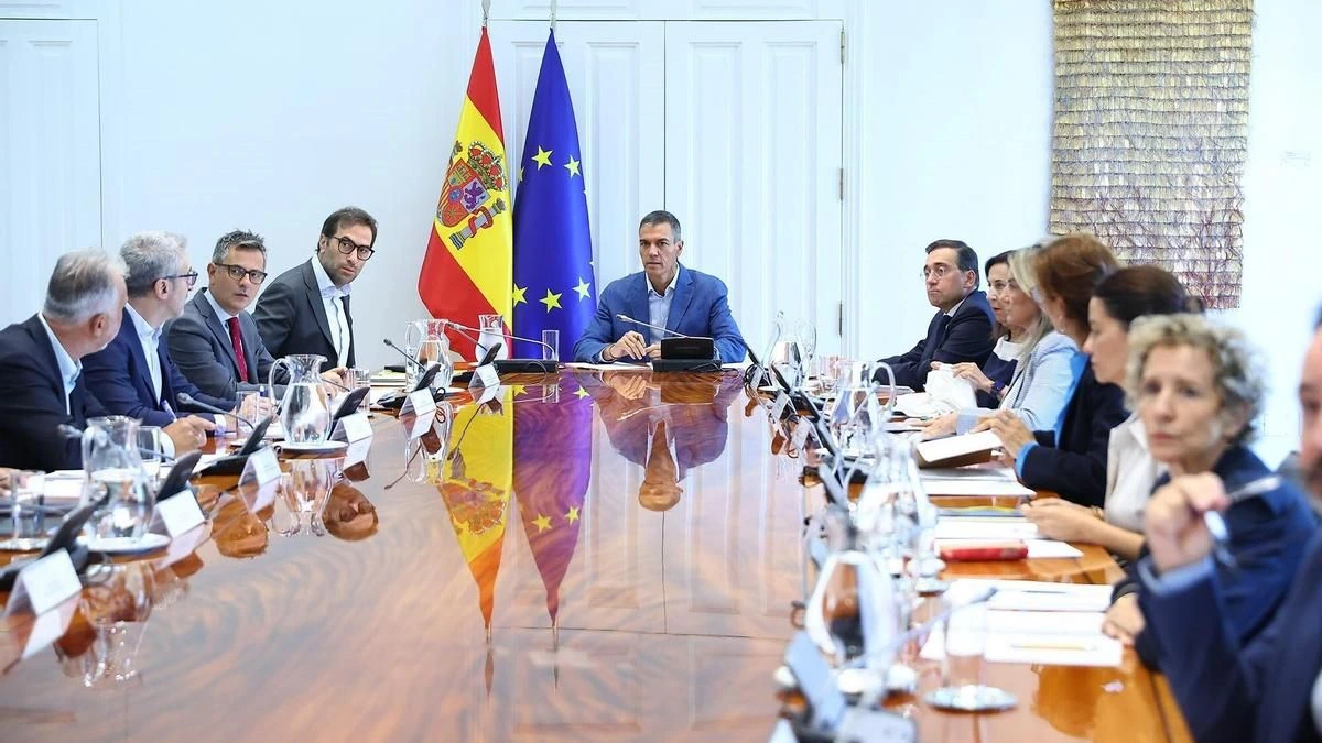 El Gobierno aprueba un plan choque de 309 millones para responder a la crisis humanitaria en Ceuta