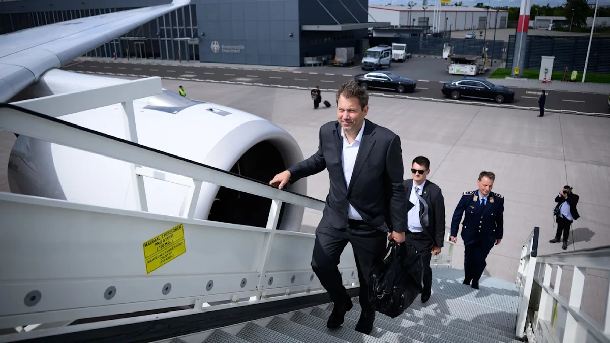 Regierungsflieger kaputt: Lars Klingbeil in den USA gestrandet
