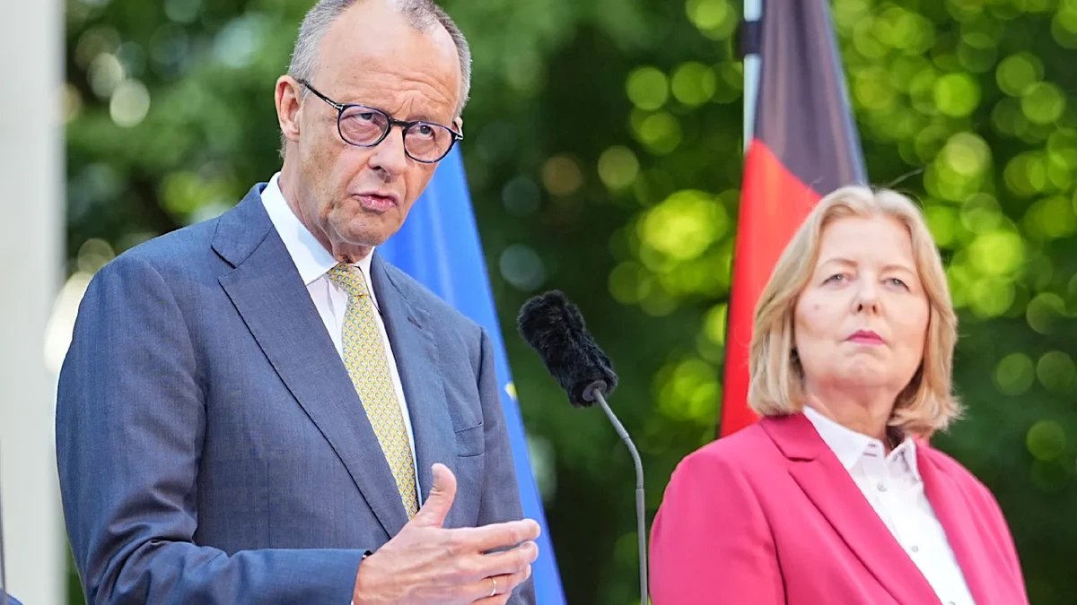 Lars Klingbeil gegen Friedrich Merz: Streit um Bärbel Bas eskaliert