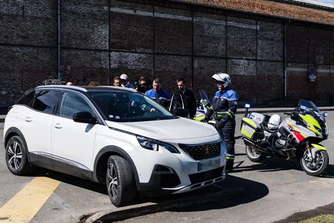 Téléphone au volant : le permis de conduire des personnes prises en flagrant délit pourra désormais être suspendu, partout en France