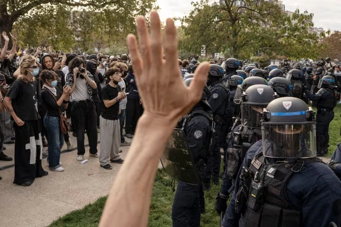 Mobilisation lycéenne : des experts de l’ONU se disent consternés par la répression des manifestations, et dénoncent un « recours excessif à la force »