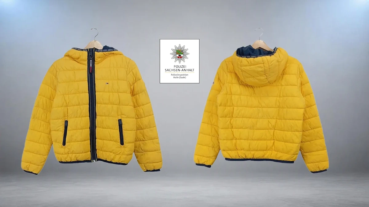 Leiche an Runstedter See entdeckt: Diese gelbe Steppjacke soll einen Killer überführen