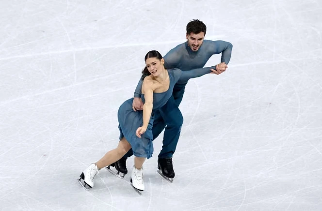 Du flamenco sur un air de Rosalia, les champions olympiques Guillaume Cizeron et Laurence Fournier Beaudry continuent d’élargir l’horizon du patinage artistique