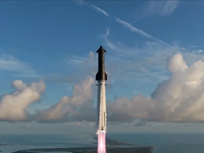 SpaceX cerca 40 miliardi di prestiti per comprare chip Nvidia: riparte la corsa al debito dell’AI