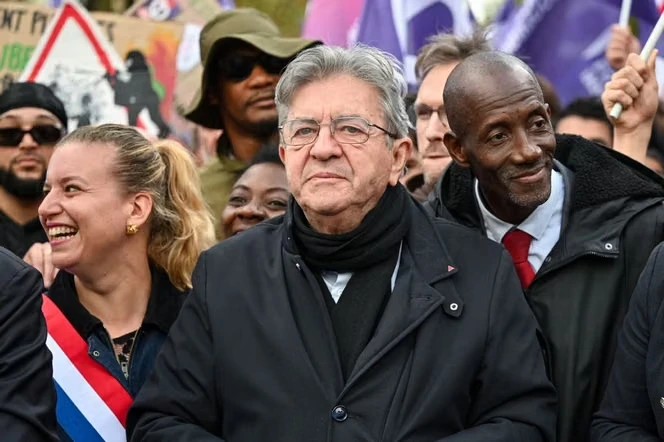 Mobilisation du 17 octobre : au centre des critiques, LFI dénonce le « pourrissement » de la situation et assume le clivage avec le reste du monde politique